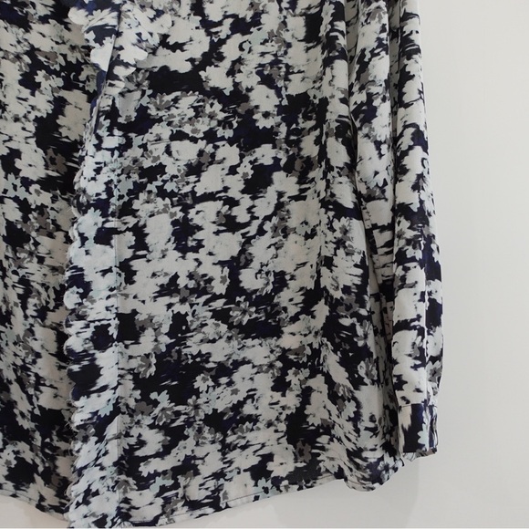 Ann Taylor Petites Multicolor Ruffle Front Blouse Sz MP Lightweight Flowy Blue - Picture 4 of 12